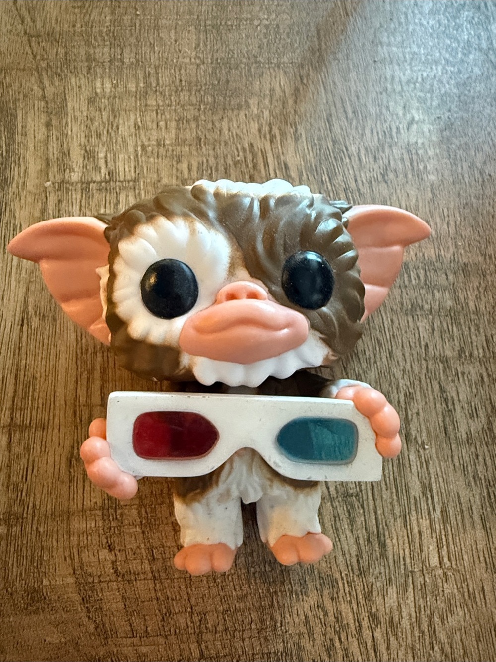 Funko Gizmo Figure with 3D Glasses - Brown, White, Pink, Black, Red, Blue